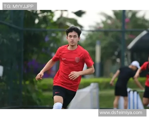 成都足球队在最新足球状态排行榜中荣登第十名展现出强劲实力与潜力 成都足球队在最新足球状态排行榜中荣登第十名展现出强劲实力与潜力