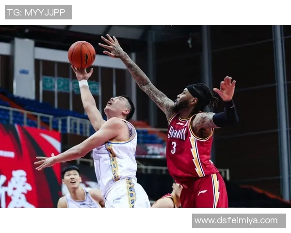 赛后分析北京足球队与武汉足球队的耐力对决全景回顾 赛后分析北京足球队与武汉足球队的耐力对决全景回顾